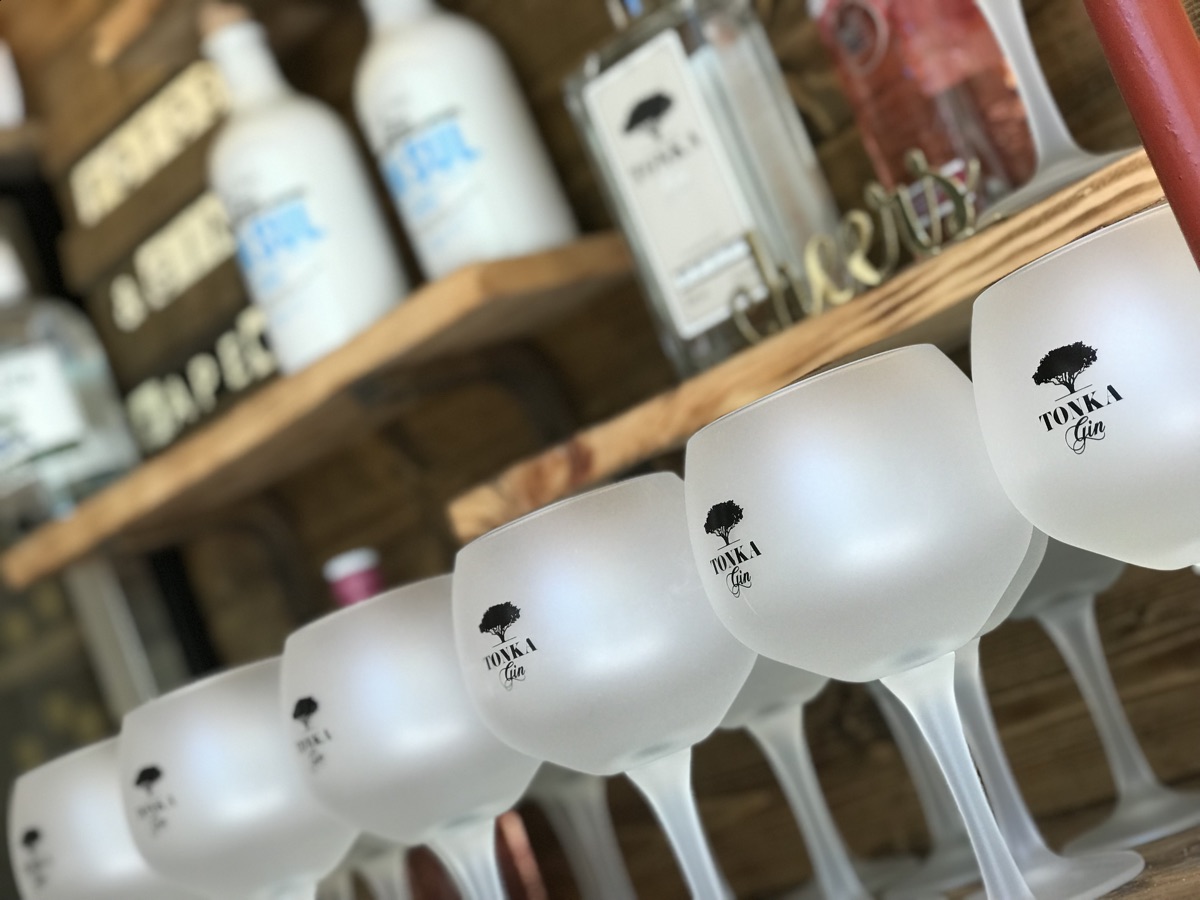 Fotobox Ape Bella – Seitenansicht mit Barfunktion